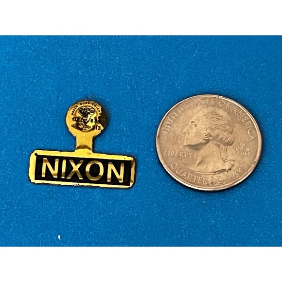 Original 1960's Richard Nixon Campaign Metal Tin Fold Over Pin Button Gold - Picture 2 of 5